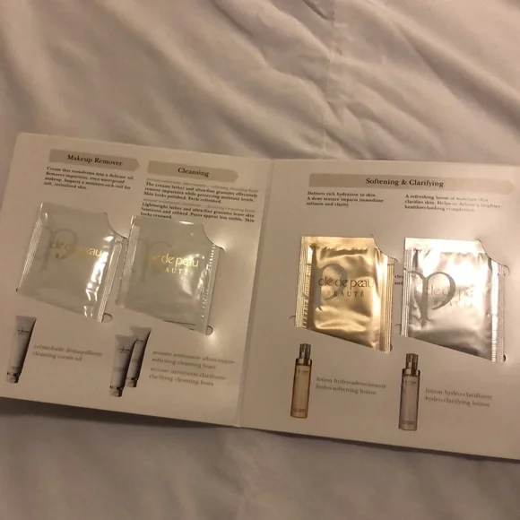Cle de Peau basic care samples - Picture 3 of 4